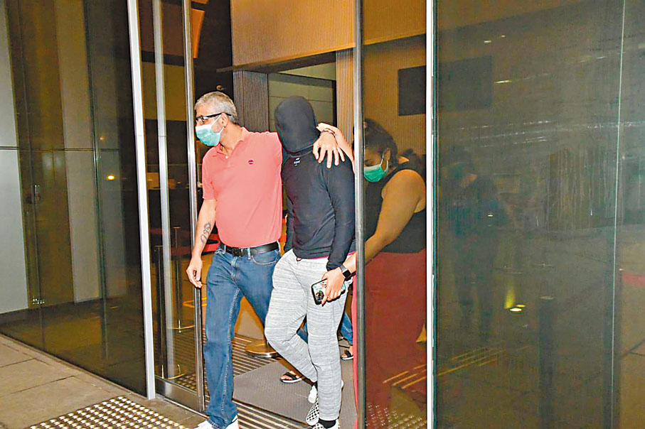 ◆有懷疑涉案者昨晚離開廉政公署。