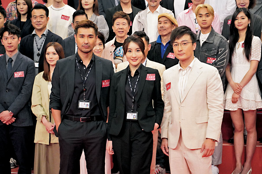 ◆ 展鵬、薇薇和小方將會在新劇中一起查案，展開一段「三角關係」。