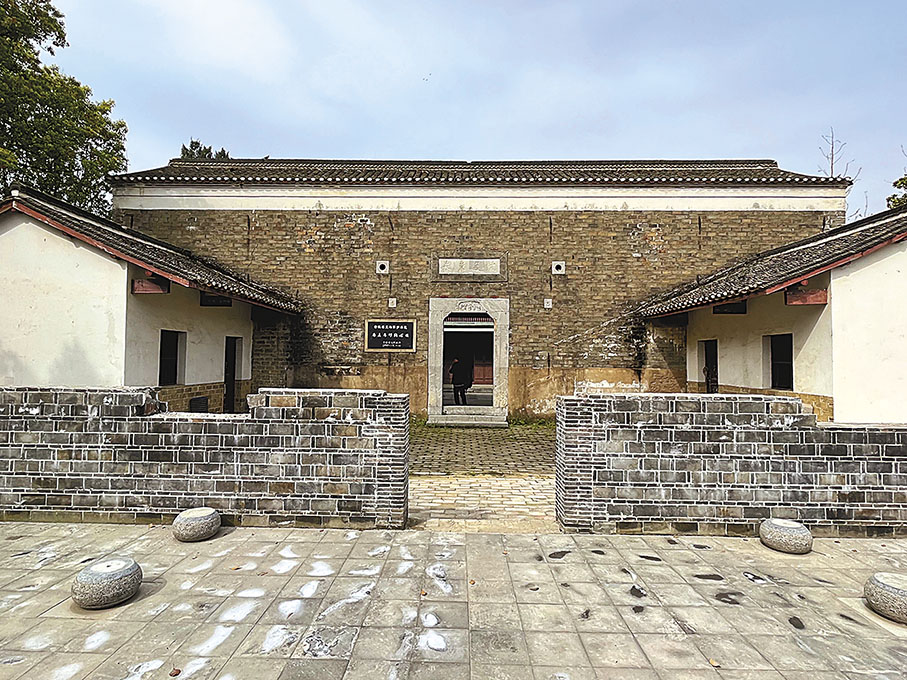 ◆唐五房圩轉心樓正門。