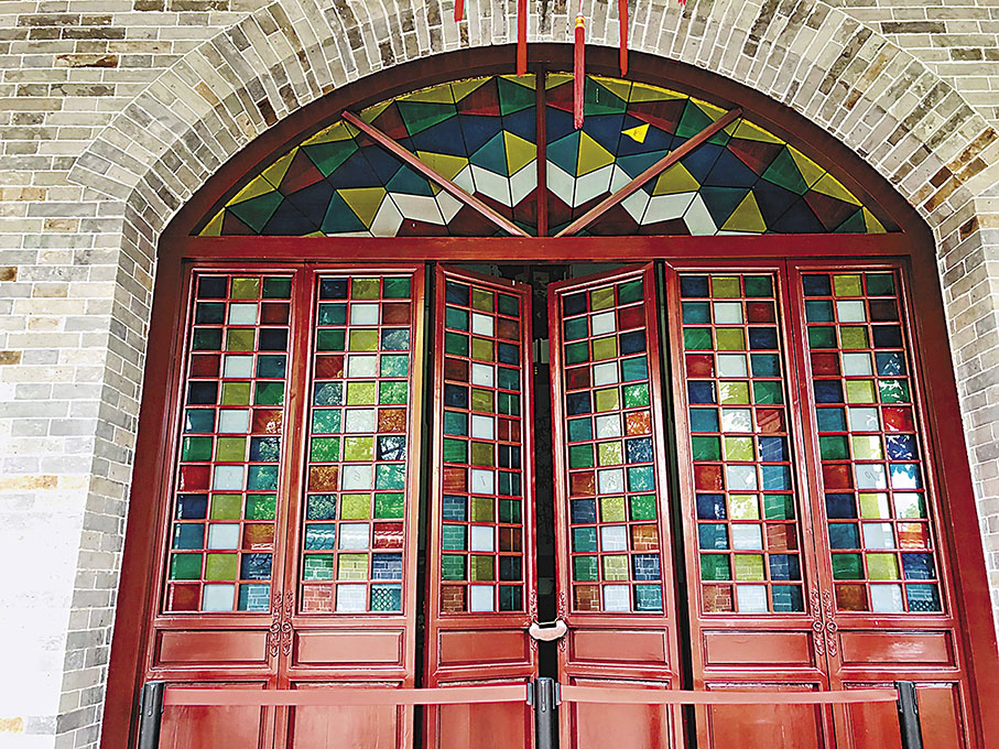 ◆中西結合的西洋樓採用彩色玻璃。