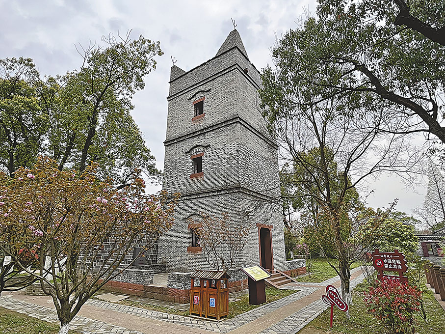 ◆劉老圩中的崗叉樓。