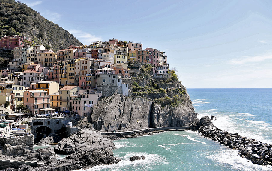 ◆ 意大利拉斯佩齊亞五村鎮之一的馬納羅拉景色