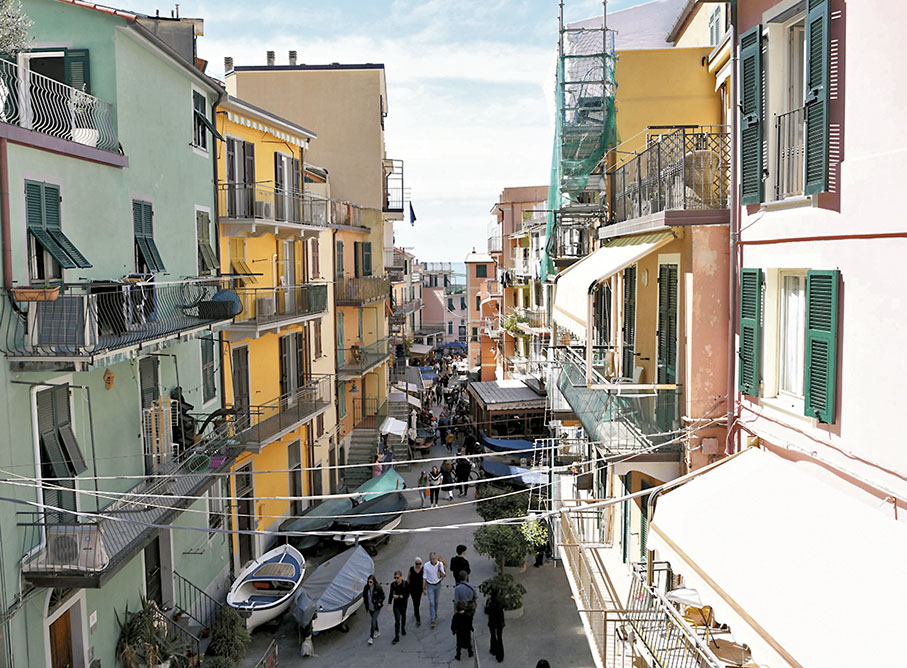 ◆ 馬納羅拉內建築