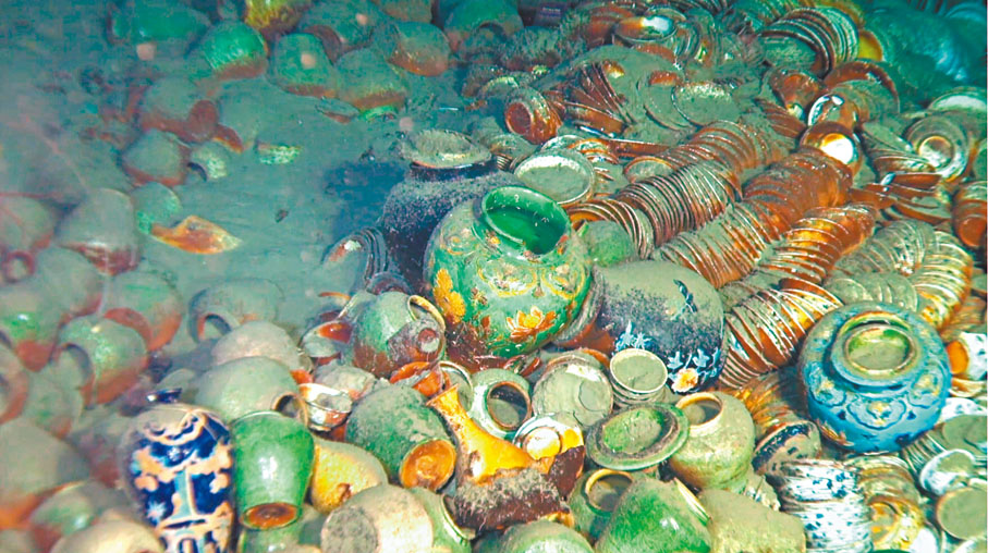 ◆ 沉船遺址發現的文物。 國家文物局供圖