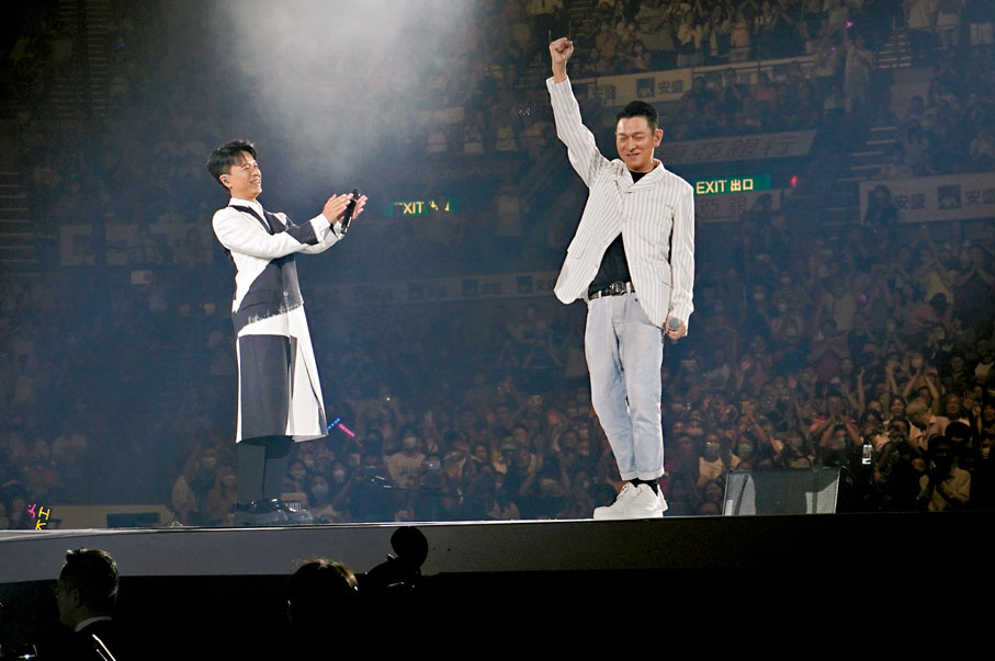 ◆ 華仔再踏紅館舞台信心返晒來，克勤也戥好友高興。