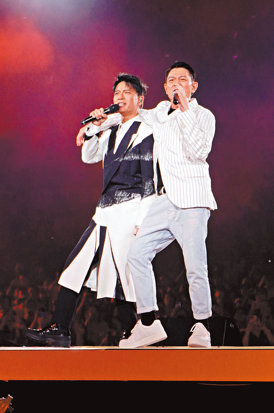 ◆ 李克勤前晚舉行尾場演唱會，有劉德華擔任重量級嘉賓。