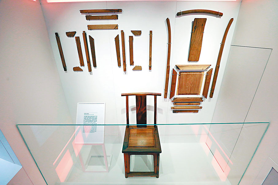 ◆木傢具製作技藝。香港文匯報記者郭木又  攝