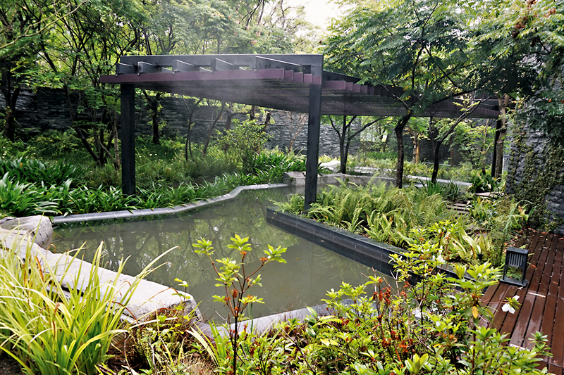 ◆虹夕諾雅的室外溫泉池如同天然森林溫泉浴。