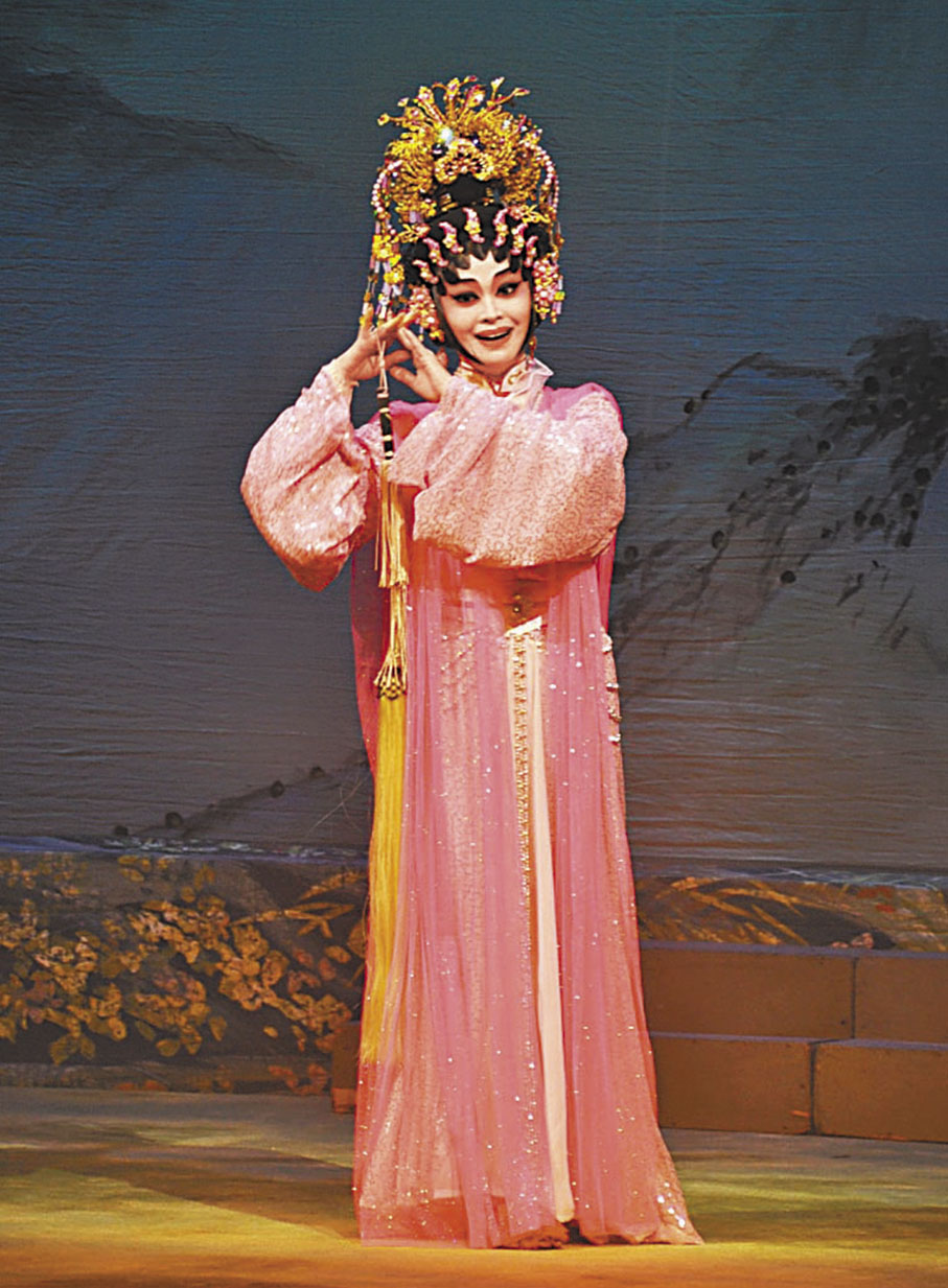 ◆王潔清在新劇演洪家二小姐，在《鳳閣恩仇未了情》演紅鸞郡主。