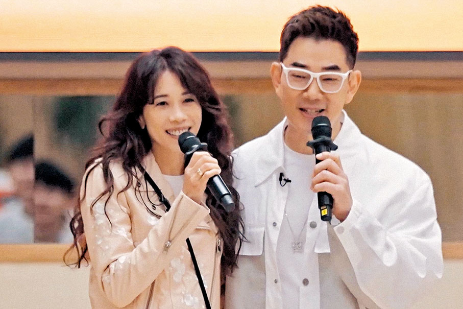 ◆莫文蔚在節目中，遇到老朋友任賢齊。