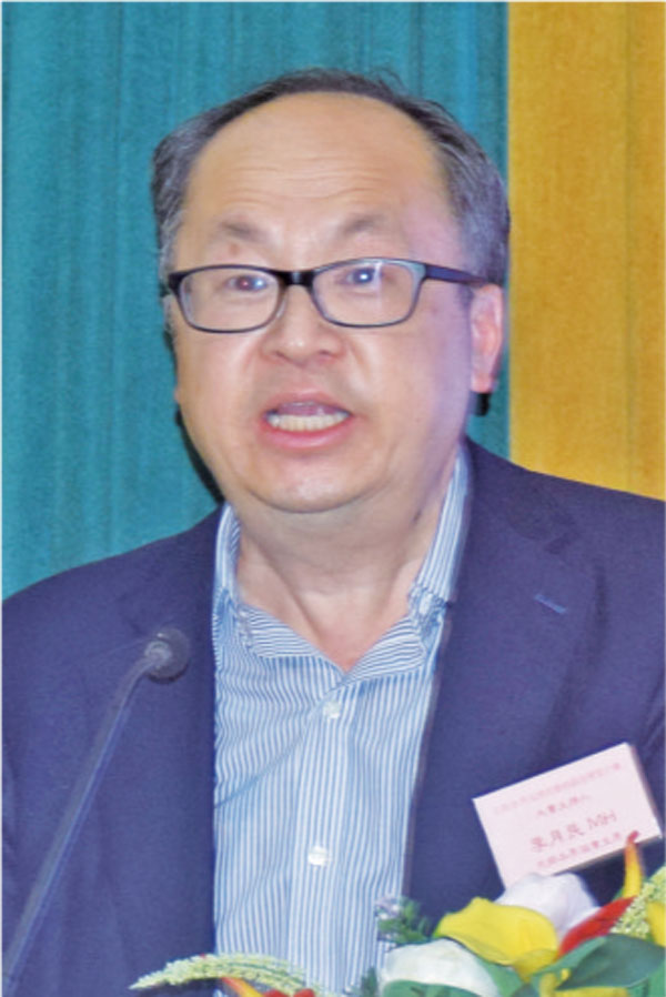 ◆元朗各界協會主席李月民於會上作宣介會簡介。