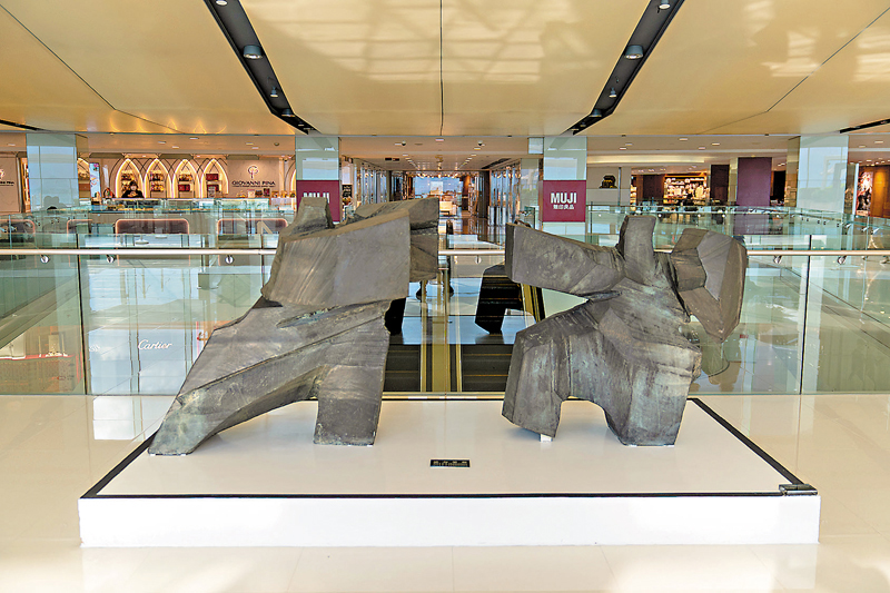 ◆台灣雕塑家朱銘《太極系列—推手》。