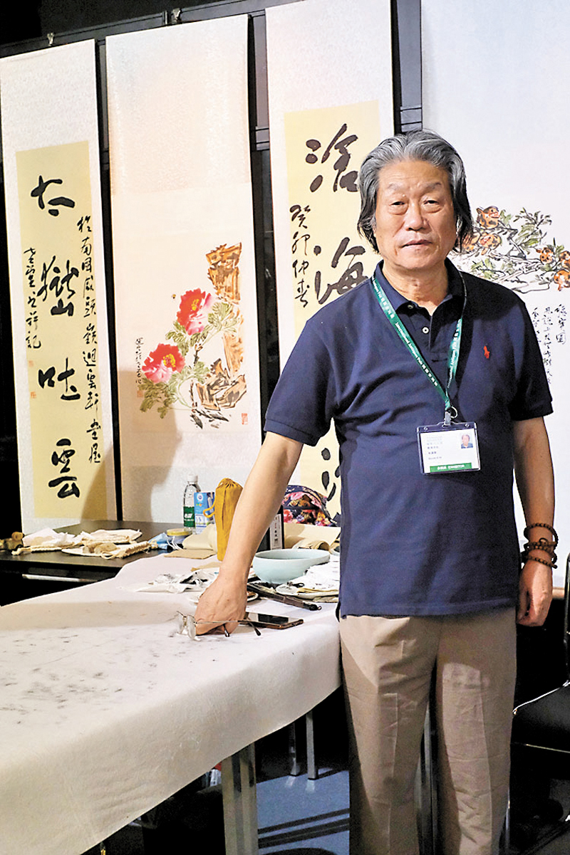 ◆朱滿堂表示，在古玩展參觀其他國家的藝術品，對自己的創作有很大幫助。