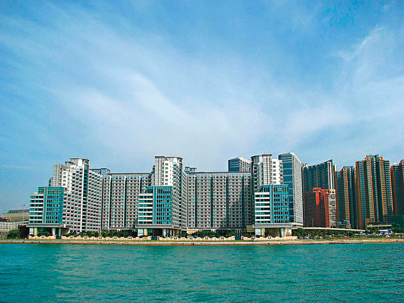 ◆紅磡海灣軒海景酒店早前申請重建為商廈，現今再改為申請重建成住宅。 資料圖片