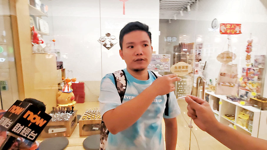 ◆阿峰受商場兇案影響，至今心情仍忐忑不安。