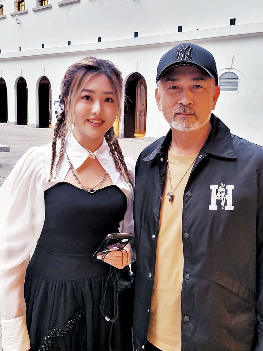 ◆Venus同爸爸感情要好。