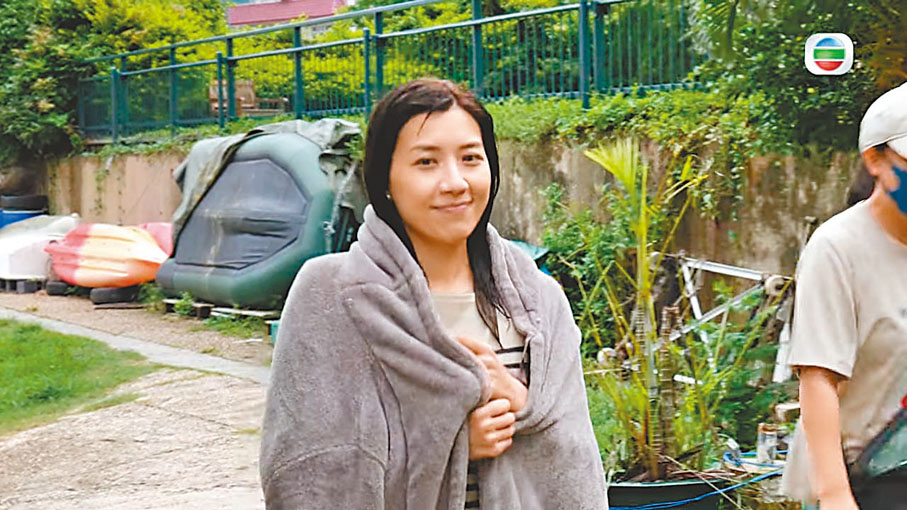 ◆完成拍攝工作後，Mandy完全冇詐型。