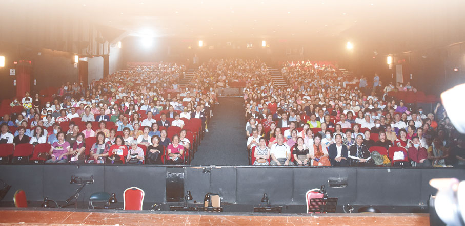 ◆逾千人觀看文藝演出。