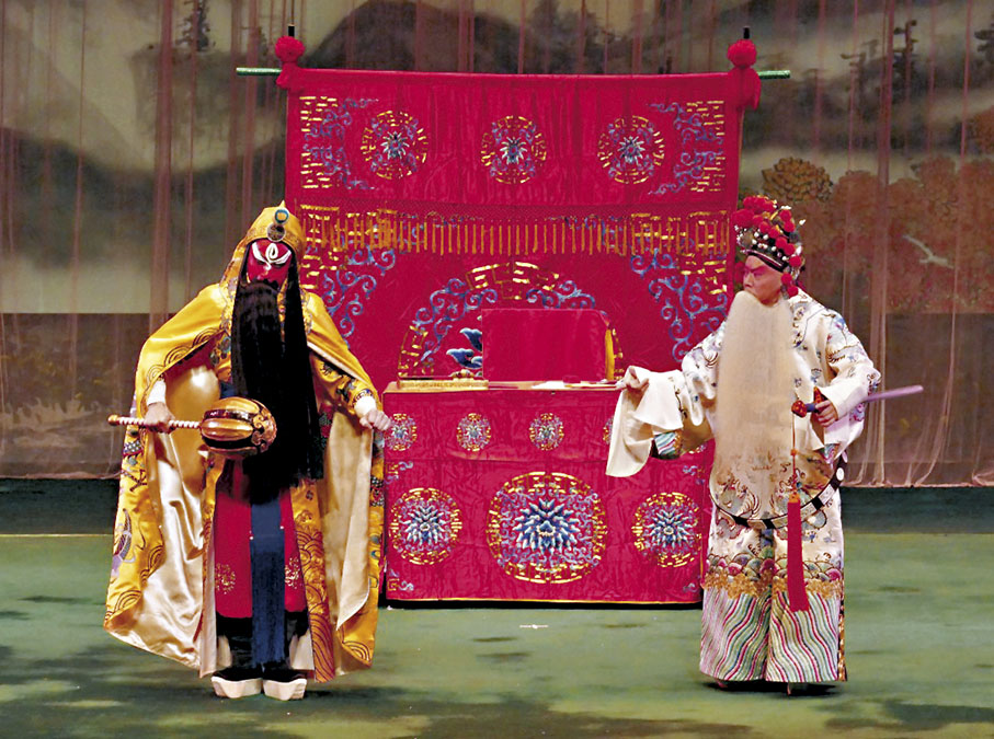 ◆阮兆輝和李龍開臉演出幾已失傳的《高平關取級》。