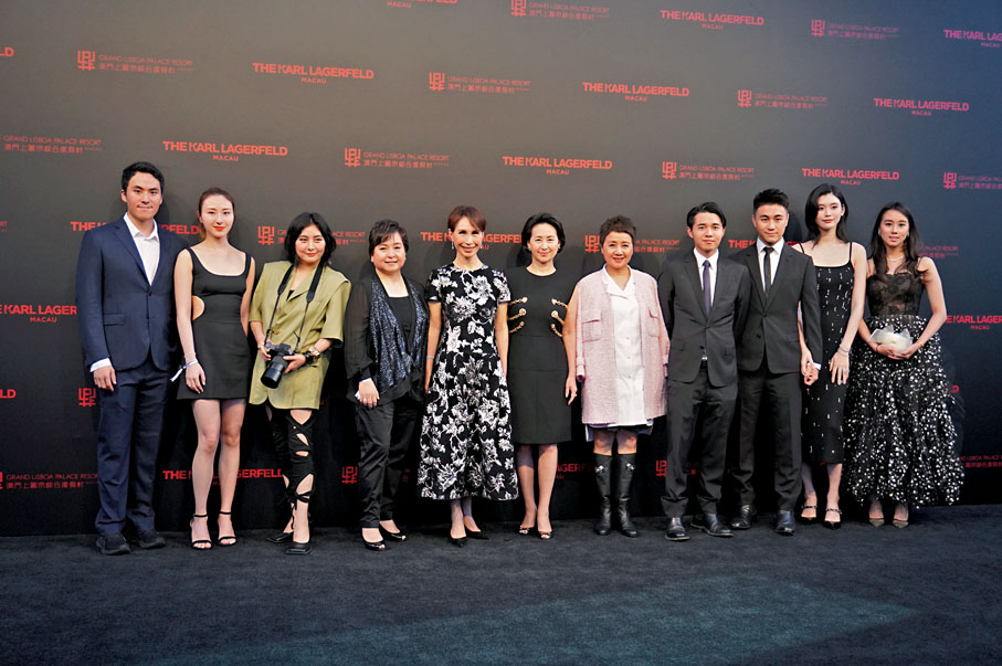 ◆ 何鴻燊家族三房人世紀同框。