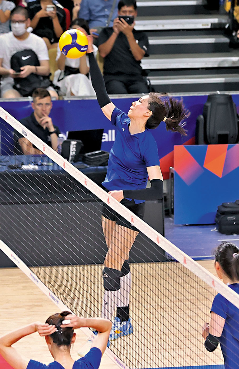 ◆曾來港打球的鄭益昕今晚有望正選上陣。香港文匯報記者黎永淦 攝