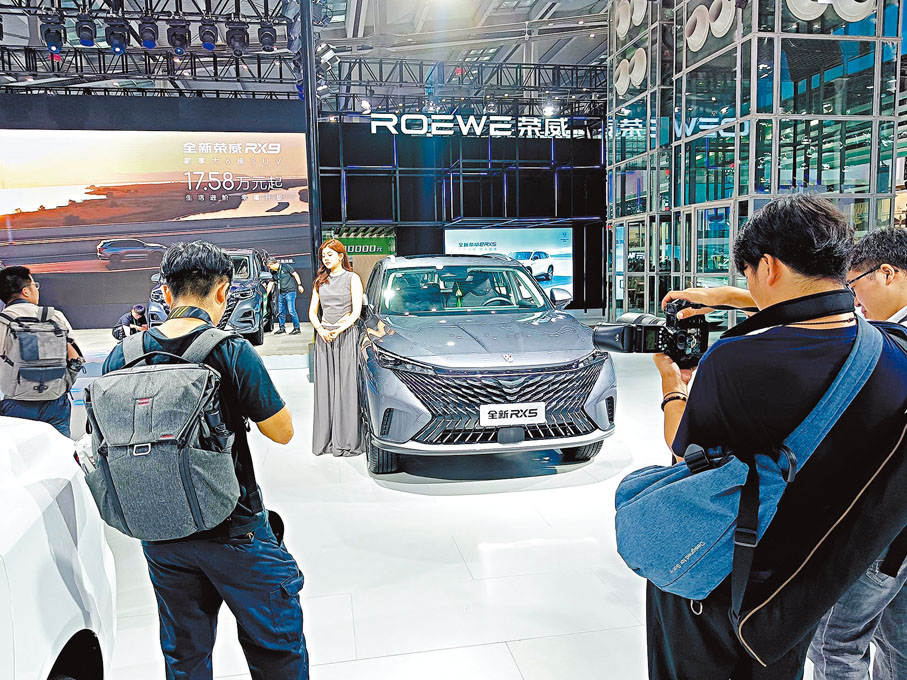 ◆粵港澳大灣區車展開幕，中外上百家汽車品牌攜1,000餘款車型亮相。 