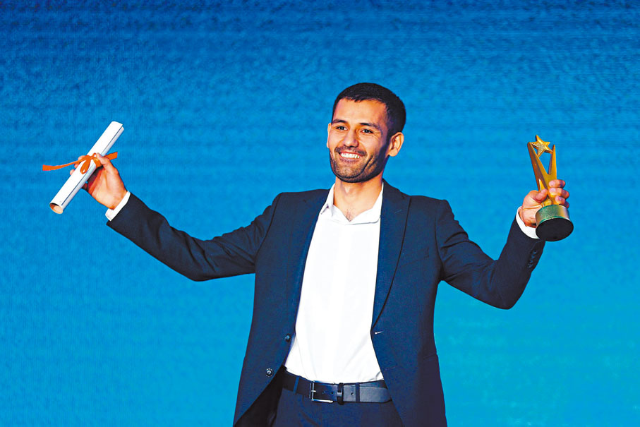 ◆肖基爾·霍利科夫執導的電影《星期日》榮獲「最佳影片獎」。