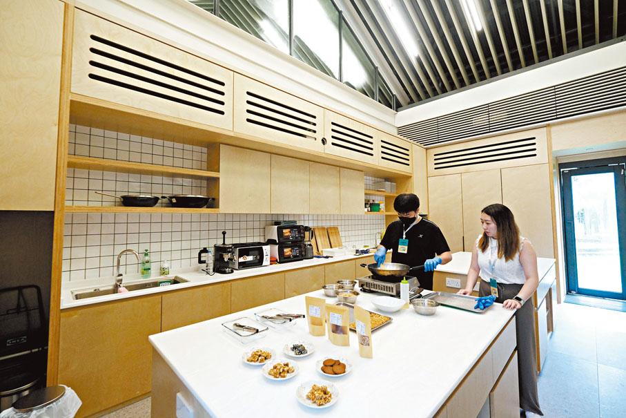 ◆「社區廚房」會舉辦烹飪班和特色小食工作坊等。 香港文匯報記者涂穴  攝