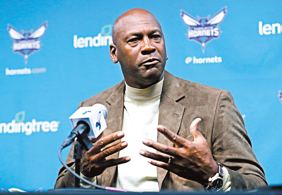 ◆ 米高佐敦卸下13年的黃蜂大股東身份。資料圖片