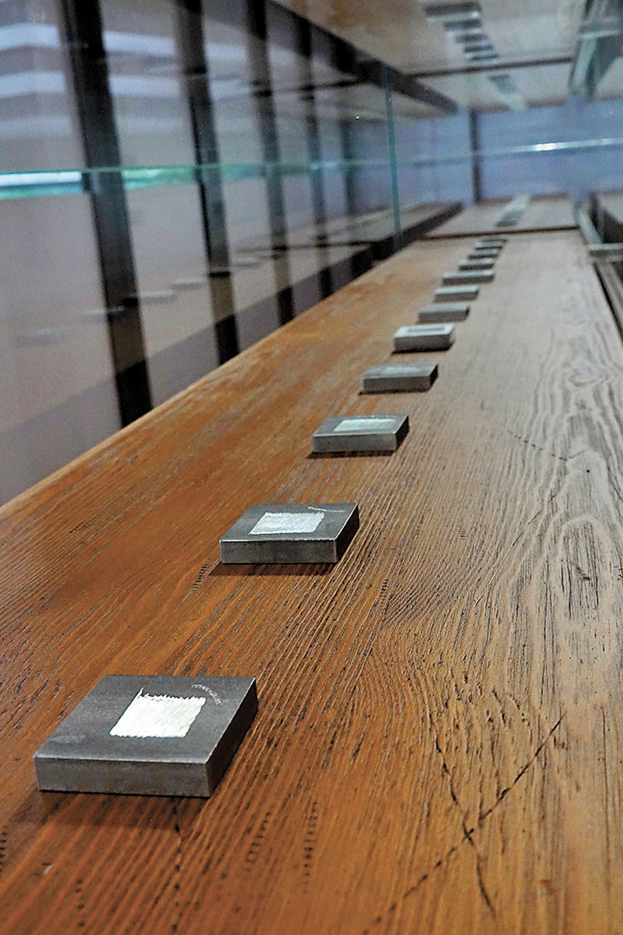 ◆《篇篇千里》在不同光線下呈現不同樣貌。