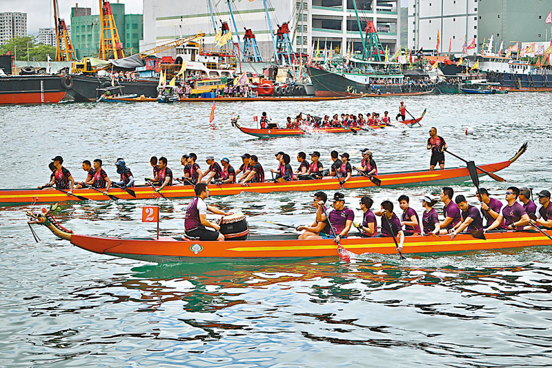 ◆今日是端午節，本港多區將舉行龍舟競渡賽事。圖為日前舉行的東區龍舟競渡大賽。資料圖片
