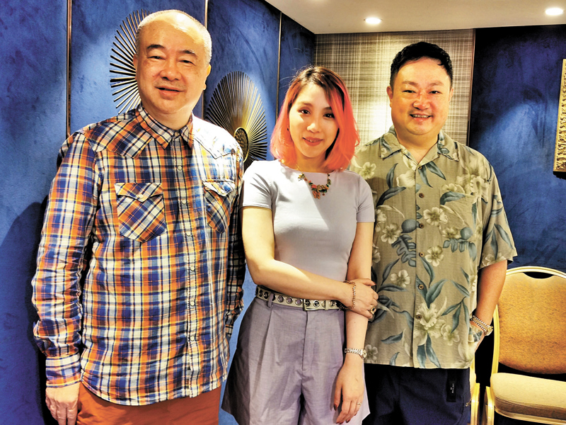 ◆ 靈宵劇團負責人高潤鴻、謝曉瑩及高志森導演合作將傳統粵劇加入新元素。