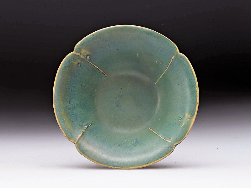 ◆綠釉花瓣口瓷碗