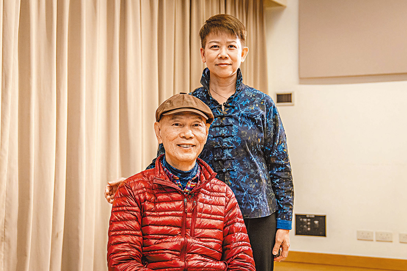 ◆西九文化區表演藝術主管（戲曲）鍾珍珍（後）與羅家英。