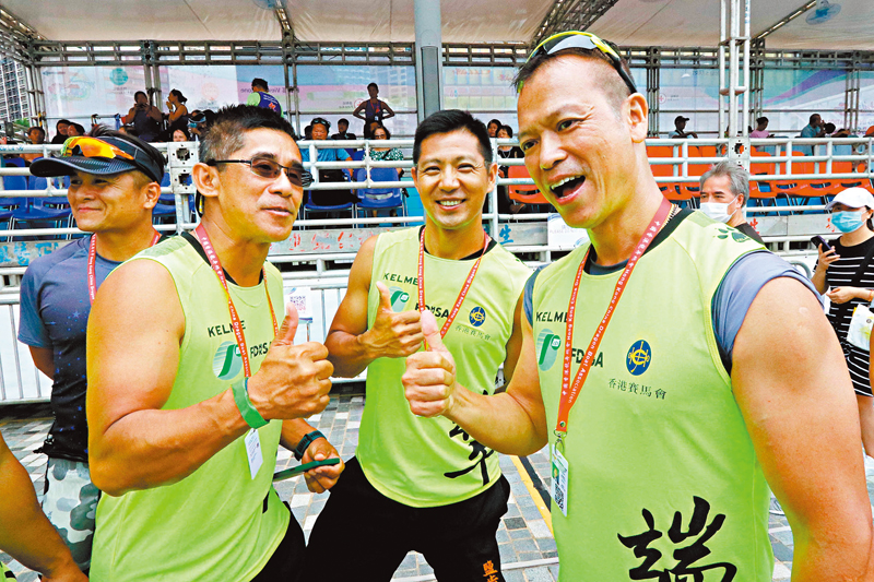 ◆中西區龍舟隊隊長Jason（右）。香港文匯報記者北山彥  攝