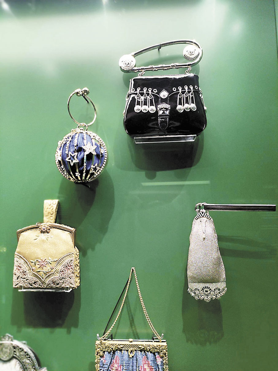 ◆「Bag︰Inside Out」展覽中設計獨具匠心的手袋。 作者供圖