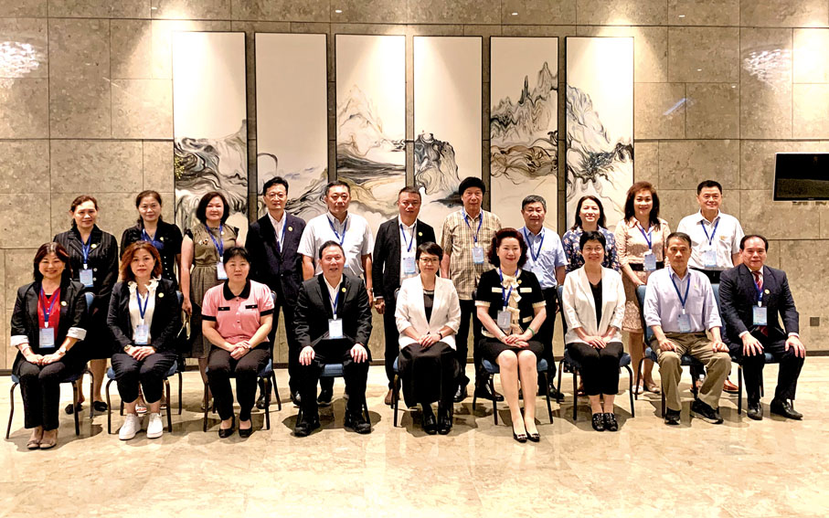 ◆ 香港文昌社團聯會（香港文昌同鄉會）參訪團拜訪海南省委統戰部。