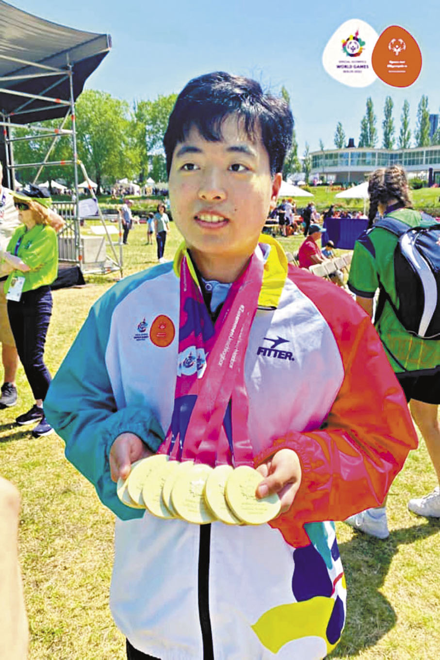 ◆港將何銘健在競技體操賽事單日獨取7面獎牌。 香港特奧運會Fb圖片