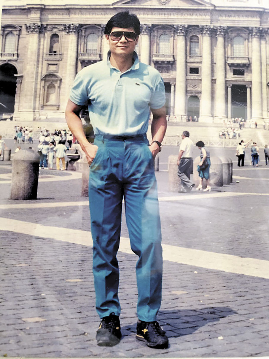 ◆年輕的吳大強高大有型。 作者供圖