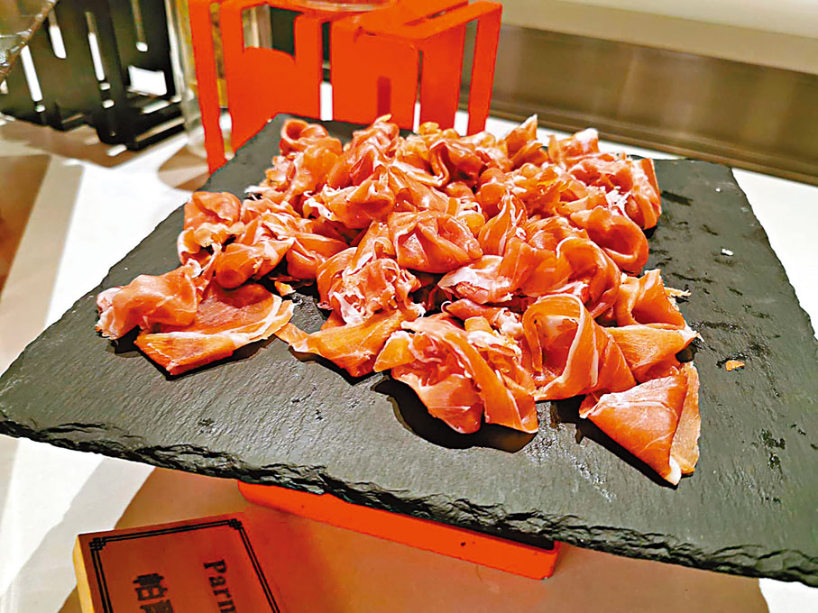 ◆燻三文魚、火腿質量好