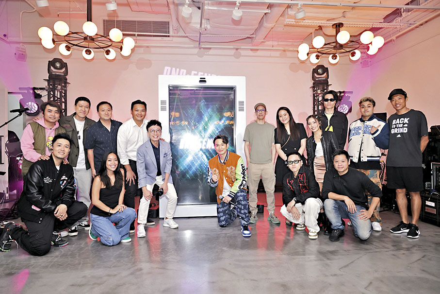  ◆王梓軒與石祐珊及他們的工作團隊進行融合Web3.0的最新科技於娛樂及藝術工業。