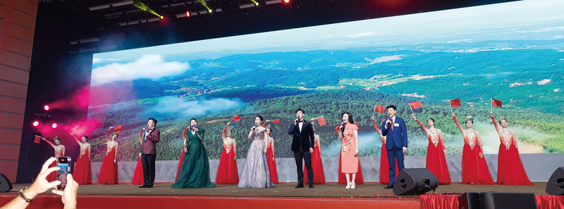 ▲大會安排精彩紛呈的文藝節目。