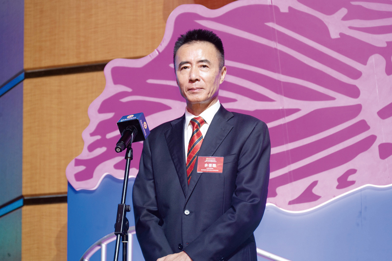 ▲佘德聰主持大會儀式。