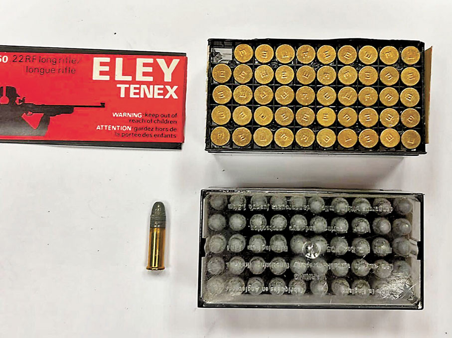 ◆檢獲的約100發子彈經初步檢驗為實彈。