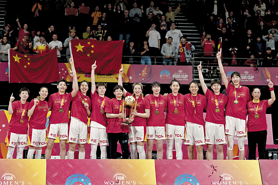 ◆中國女籃力挫日本，時隔12年重奪亞洲盃冠軍。 法新社
