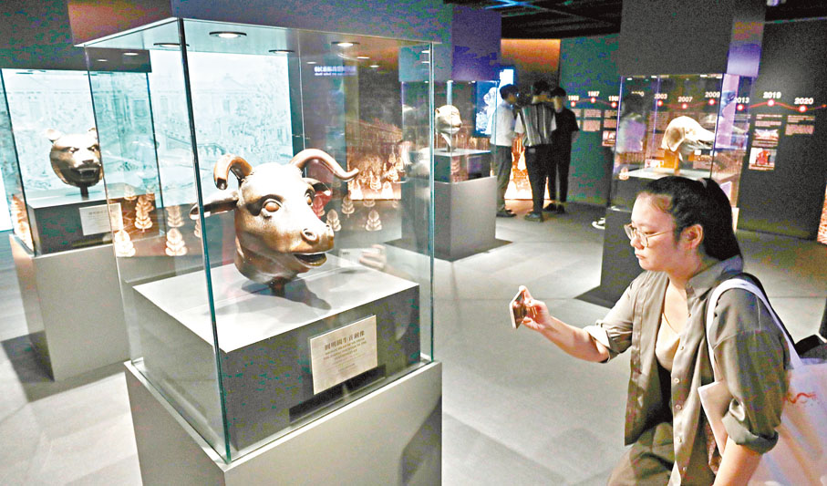 ◆城大聯同中國旅遊集團及中國保利集團，在城市大學般哥展覽館舉辦「盛世聚首天寶芳華：圓明園獸首暨文物」國寶珍品展。 香港文匯報記者郭木又 攝