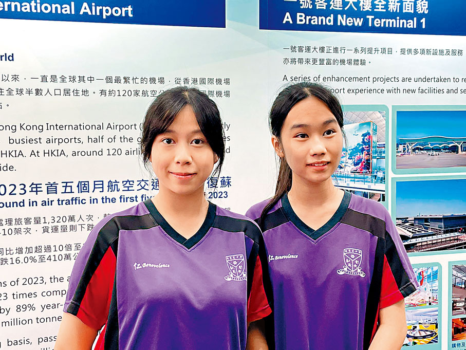 ◆中五學生何沅蓁（左）、高婉瑜。香港文匯報記者張弦 攝