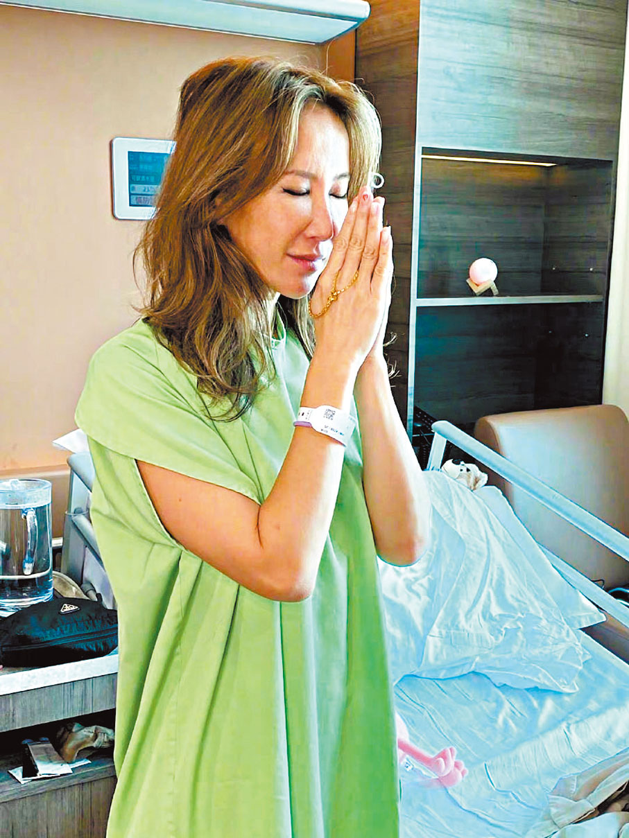 ◆2011年，李玟與富商Bruce Rockowitz舉行世紀婚禮。