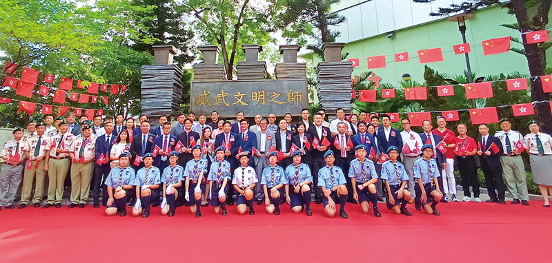 ◆ 主禮嘉賓與北區居民一起見證莊嚴時刻。