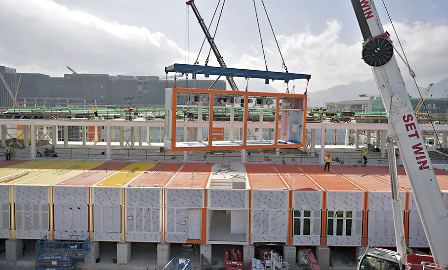 ◆建築團隊採用多項創新建築技術興建北大嶼山醫院，包括組裝合成」建築法（MiC）。